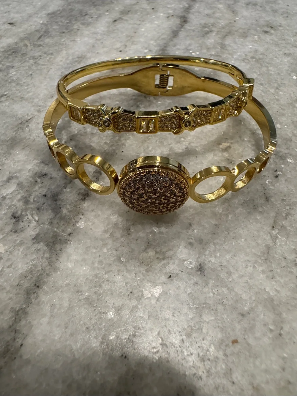 Source Unknown Gold-Tone Pavé Circle and Link Bangle Bracelet Set